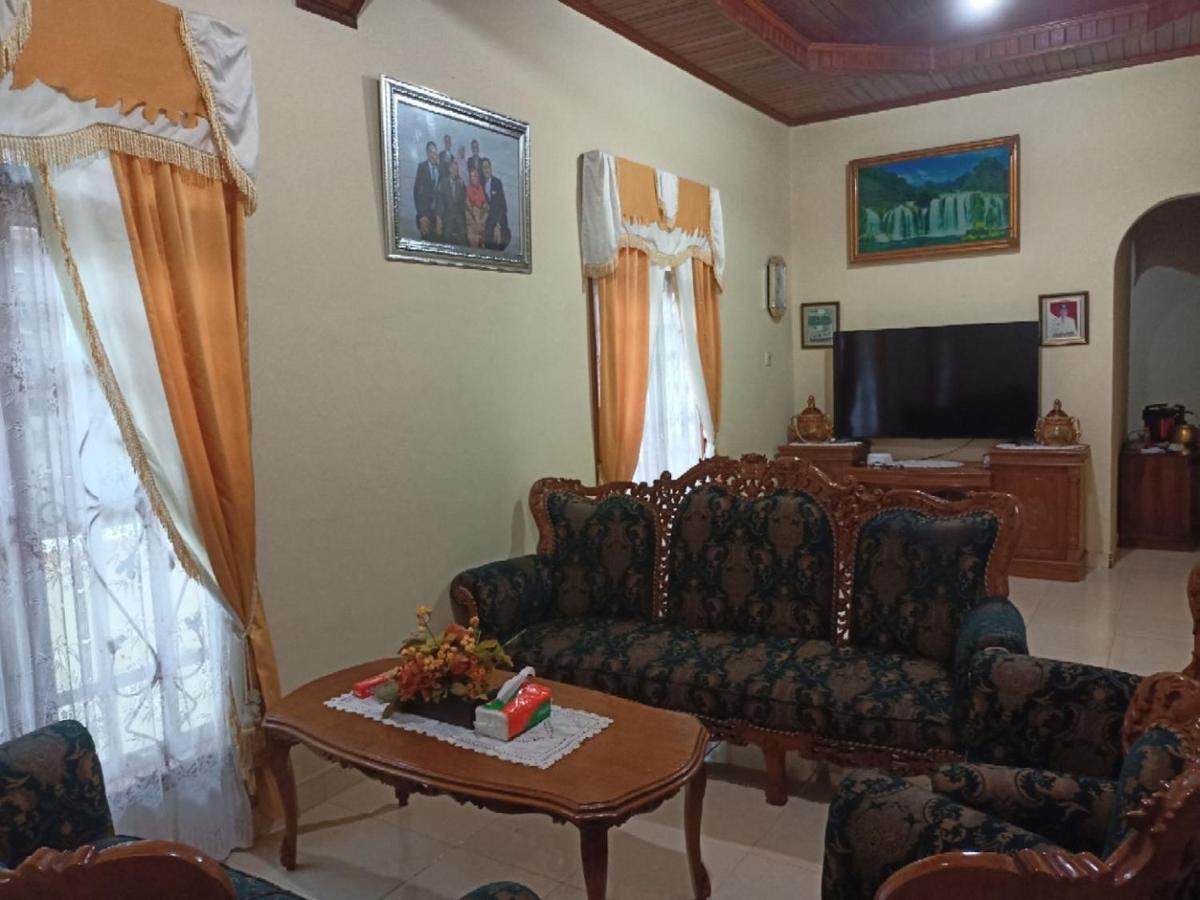 Fermana Homestay Painan Exterior photo